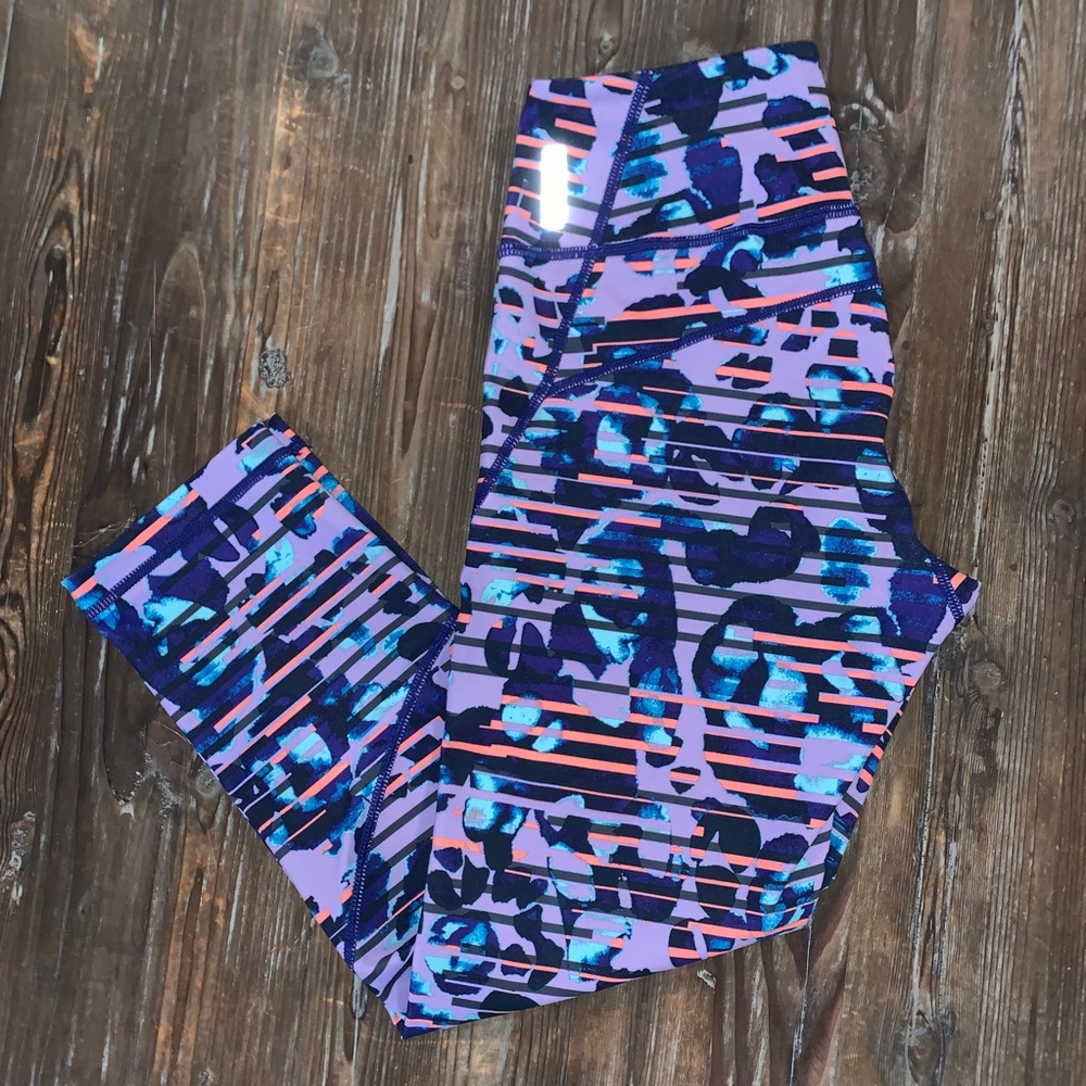 Zella (Nordstrom) Striped Cropped Leggings